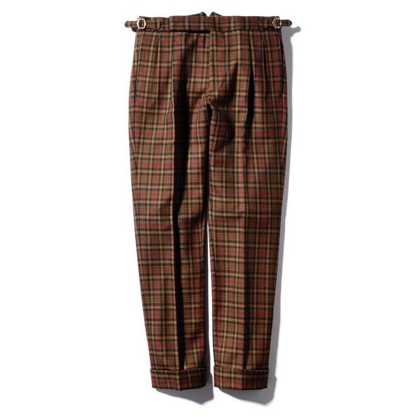 パンツ¥48,000(トレメッツォ〈タリアトーレ〉)