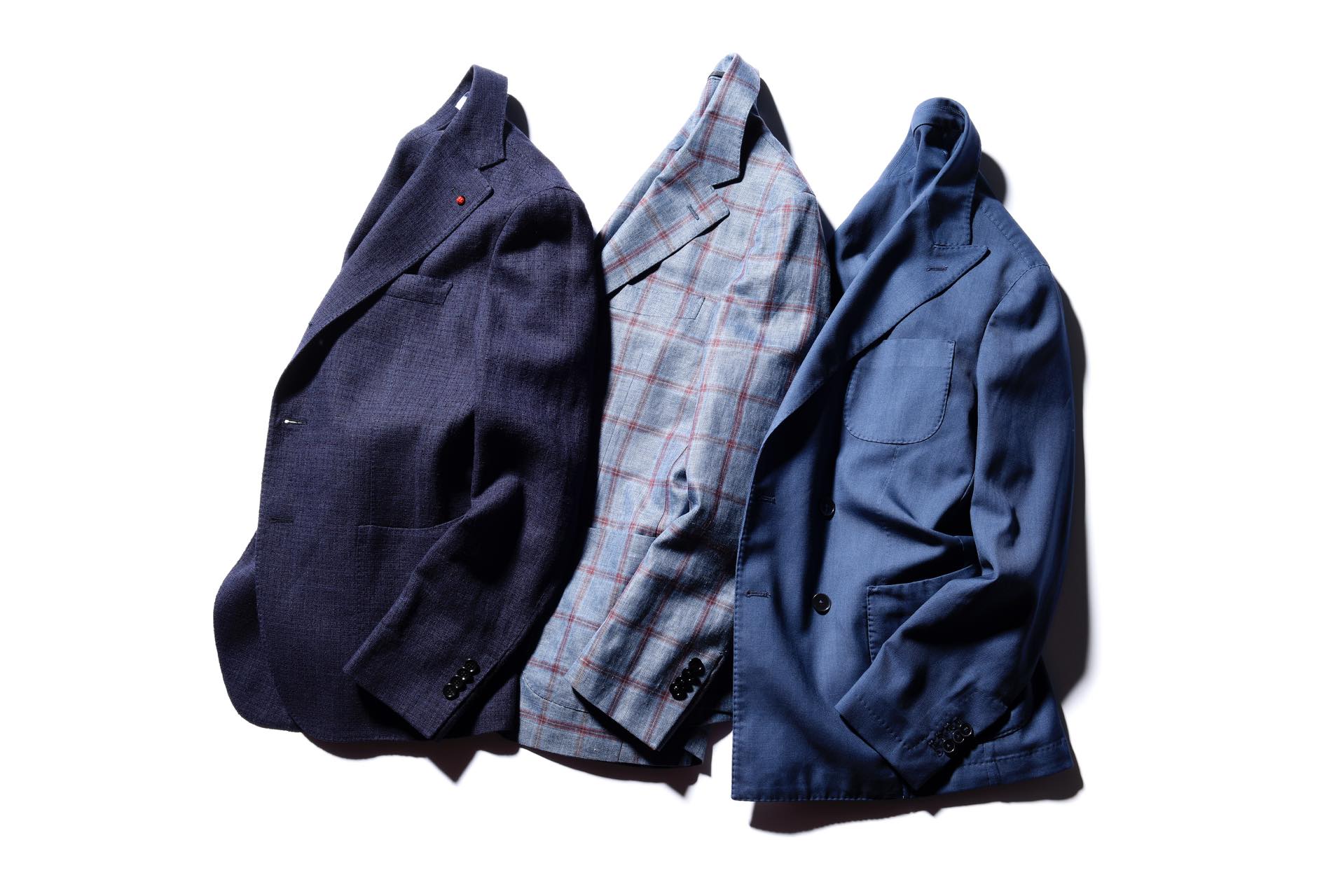 左からジャケット¥63,000〈フガート〉・¥59,000〈シップス〉・¥48,000〈マルセル ラサンス〉(シップス 銀座店)