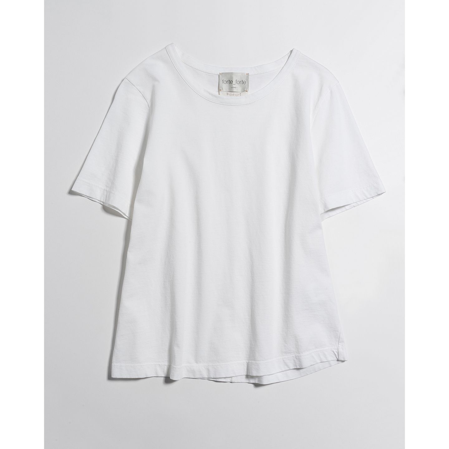 カットソー¥22,000(コロネット<フォルテ フォルテ>)
