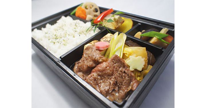 「飛騨牛すき焼き弁当」¥2,130(500mlお茶ペットボトル付)