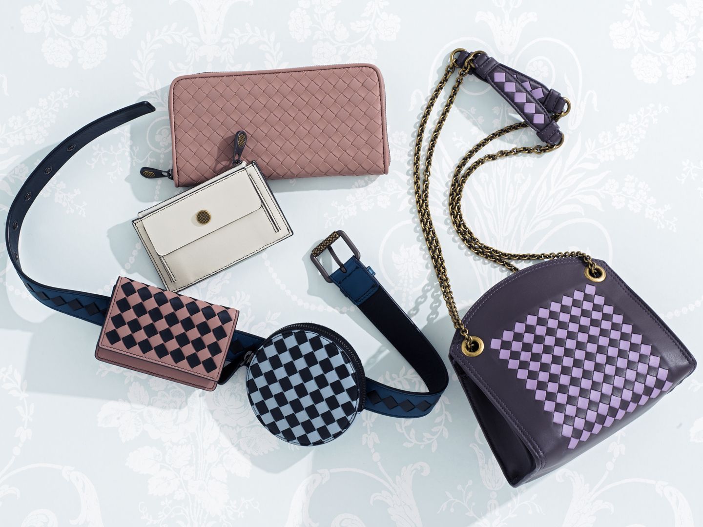 BOTTEGA VENETA(ボッテガ・ヴェネタ)の新作財布
