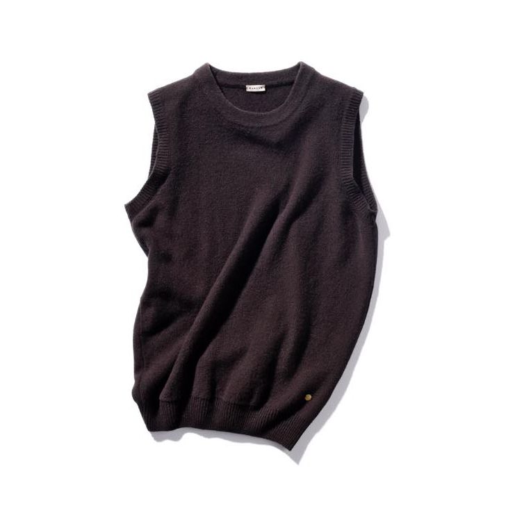 ニット¥35,000(エストネーション〈カルーゾ〉)