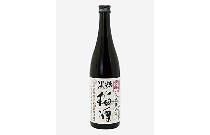 「手造り黒糖梅酒」(ヘリオス酒造)