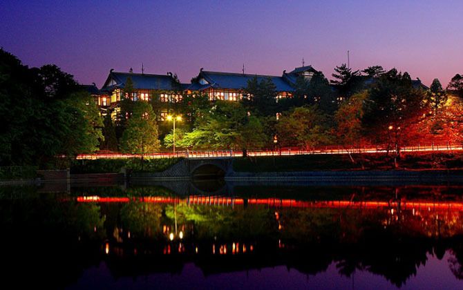 奈良ホテル夜の外観