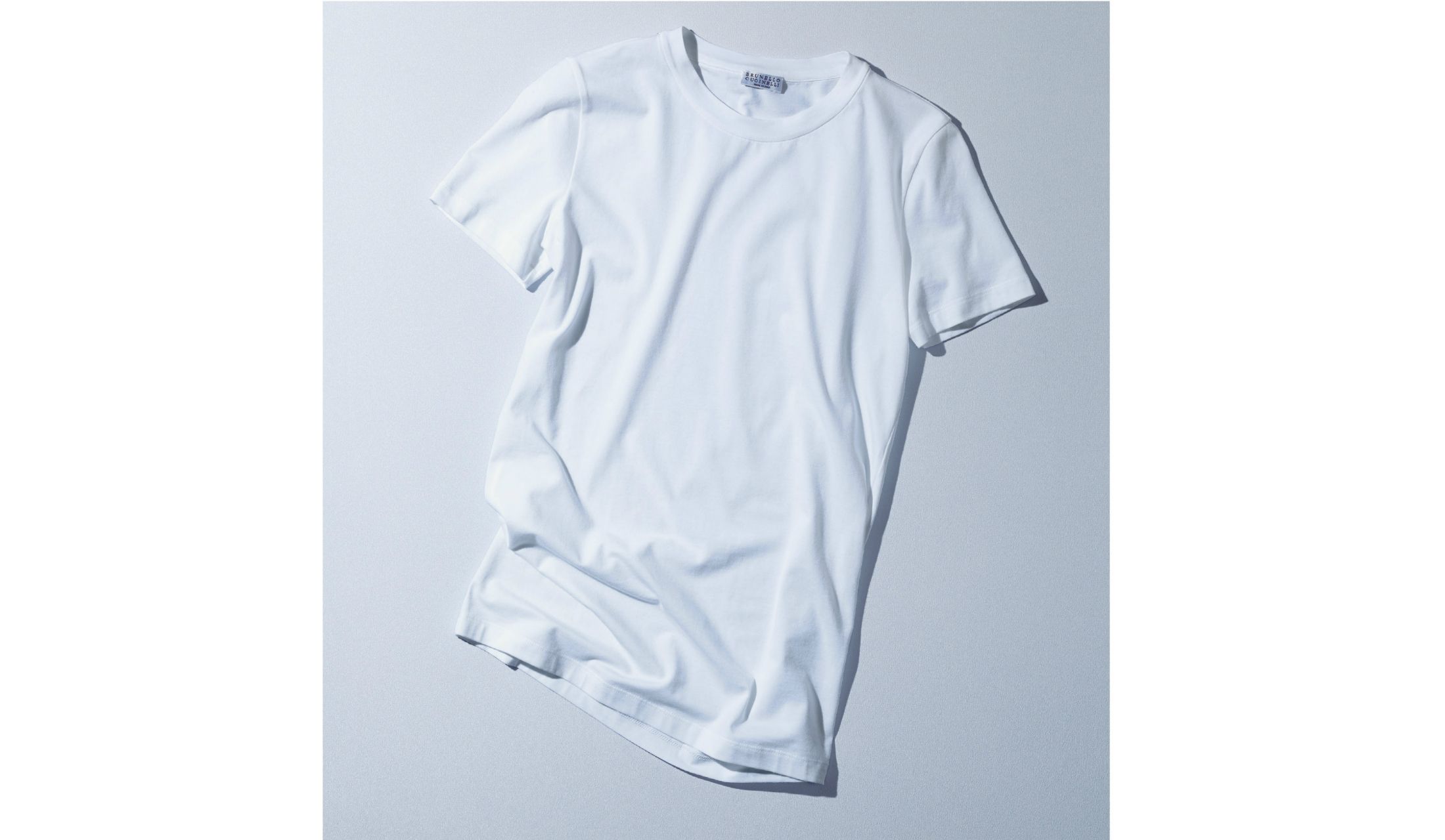 ●データ 素材:コットン×エラスチン サイズ展開:XS、S、M、L、XL 色:ホワイトのみ ¥49,000(ブルネロ クチネリ ジャパン)
