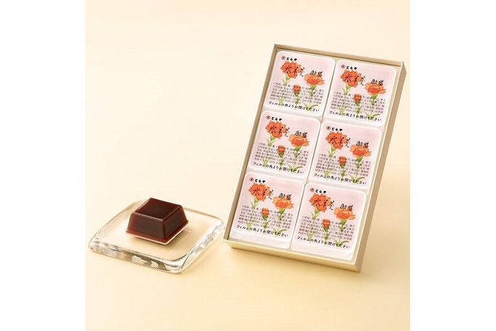 とらや「母の日パッケージ水羊羹6個入」¥2,970 ※9個入も(¥4,050)