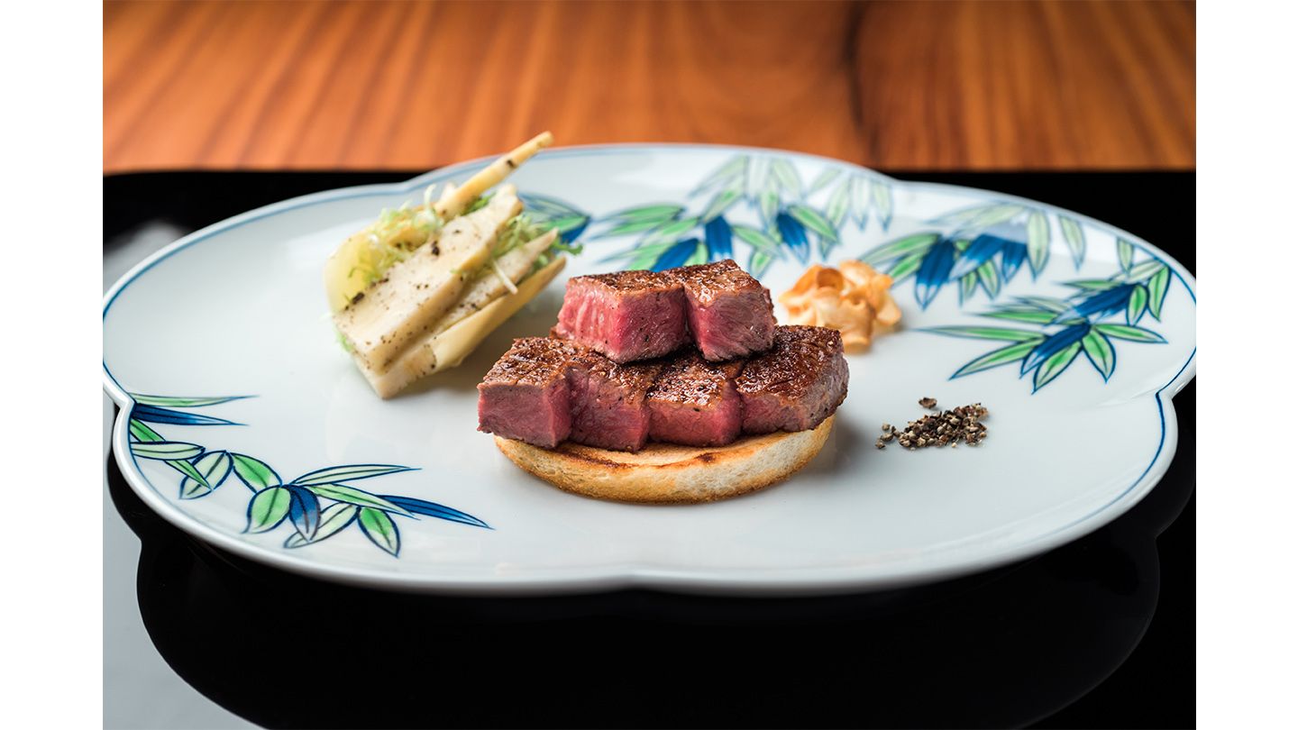 鉄板料理「うかい亭」