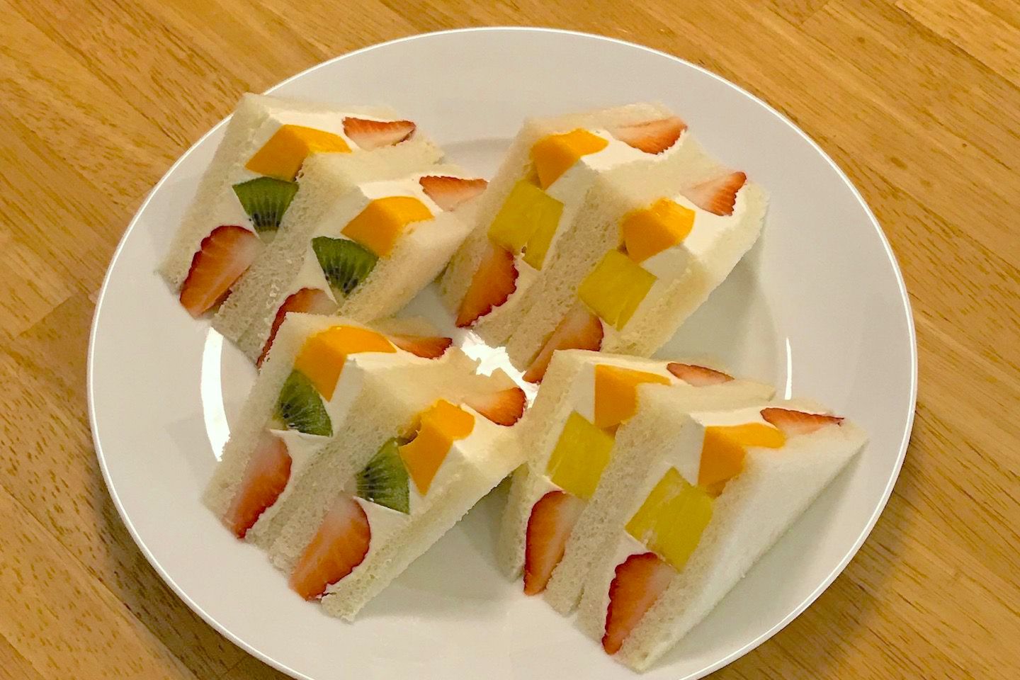 5月からはパイナップルが入ったサンドイッチに。「フルーツサンド」¥1,600(税込)