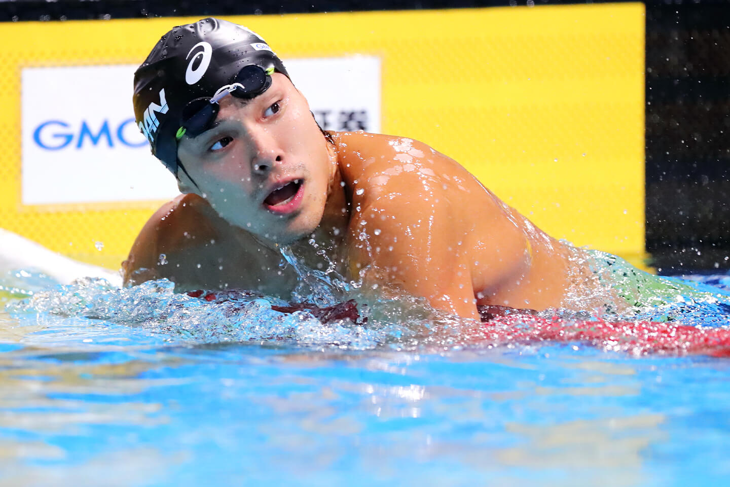 プール内の中村選手