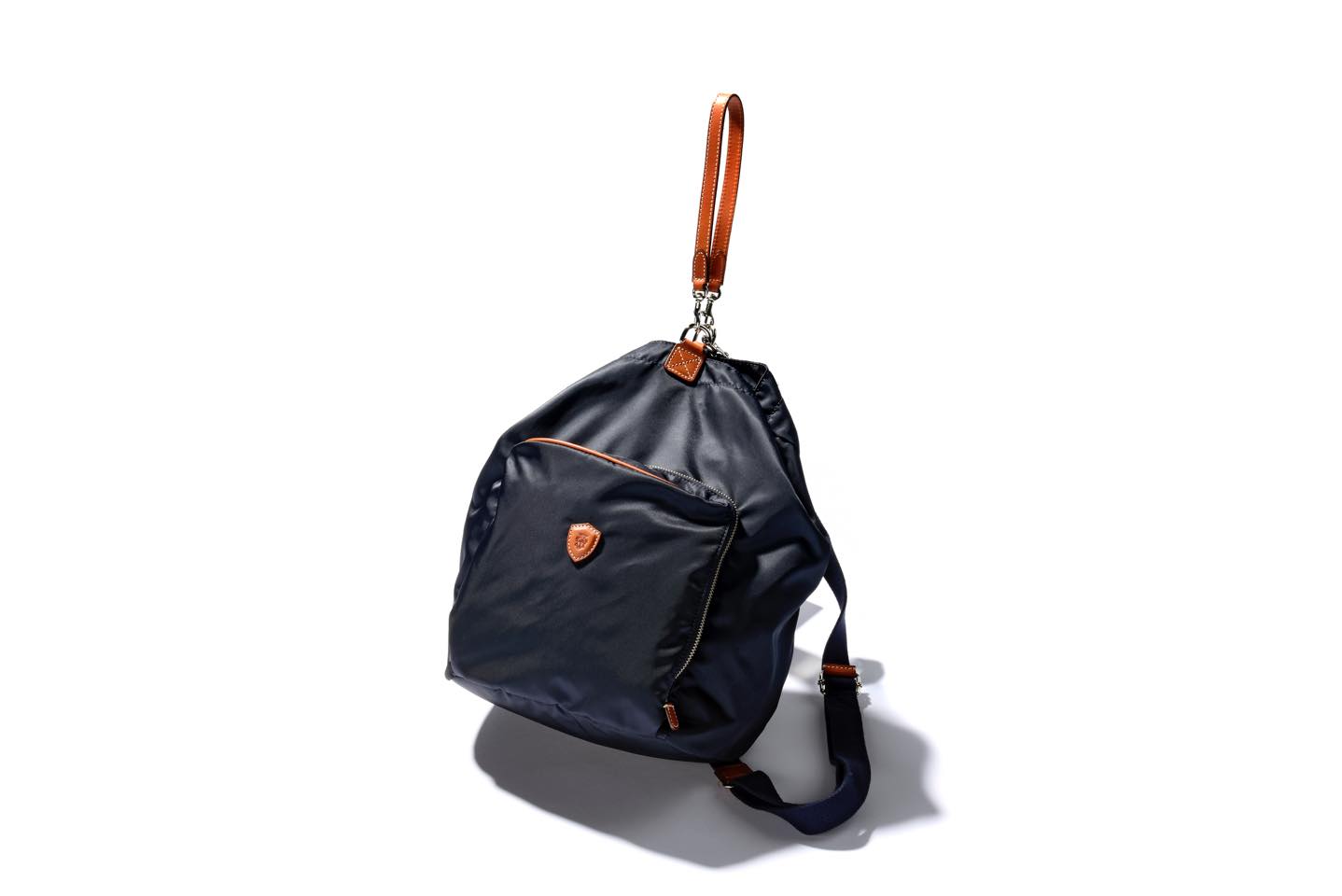 【H25×W19×D15.5cm】鞄¥49,000(ビームス 六本木ヒルズ〈フェリージ〉)