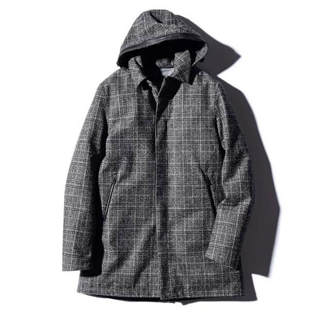 コート¥188,000(ヘルノ・ジャパン)