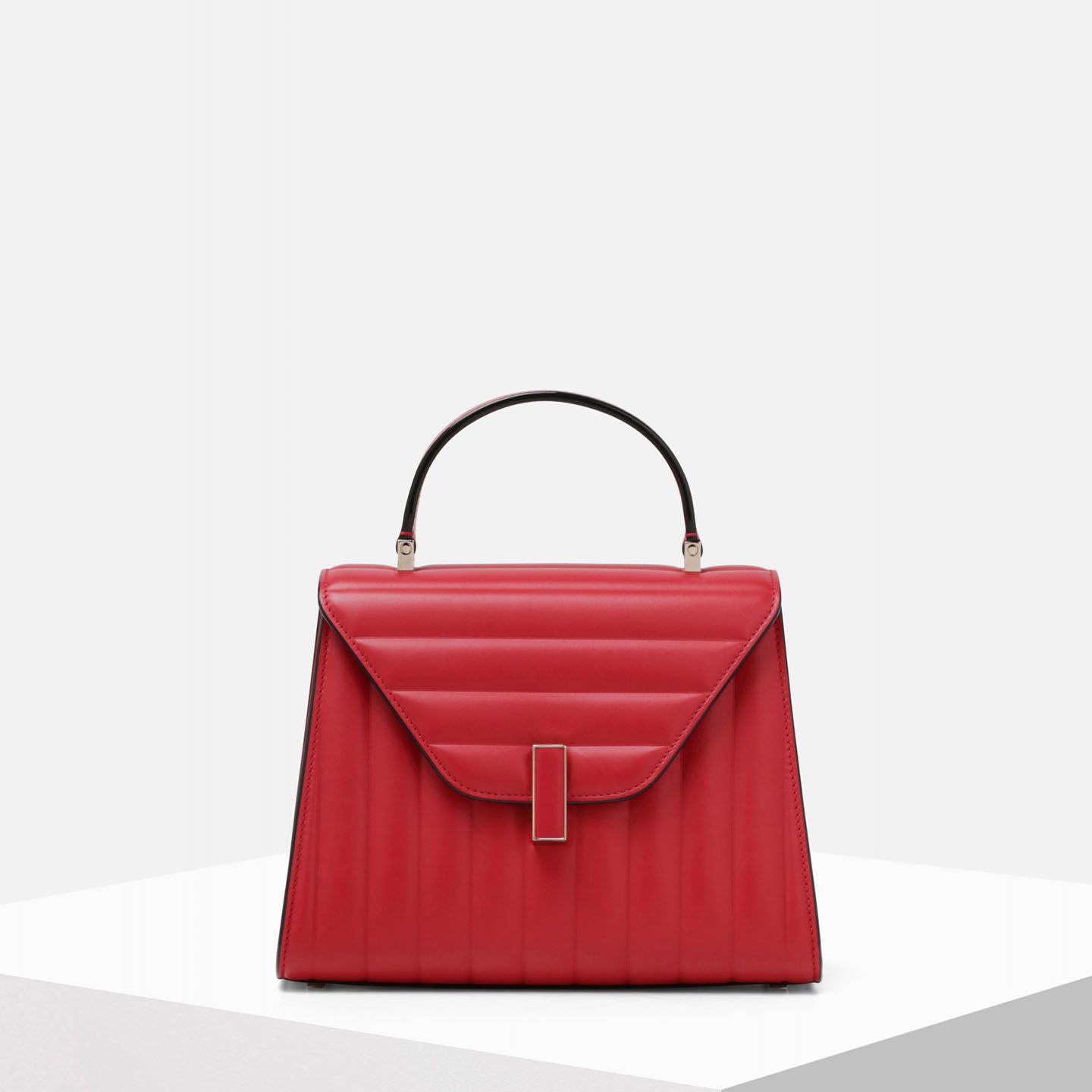 バッグ「ミディアム イジィデ ALTA FREQUENZA」【縦20×横26×マチ12cm】¥406,000(税抜)