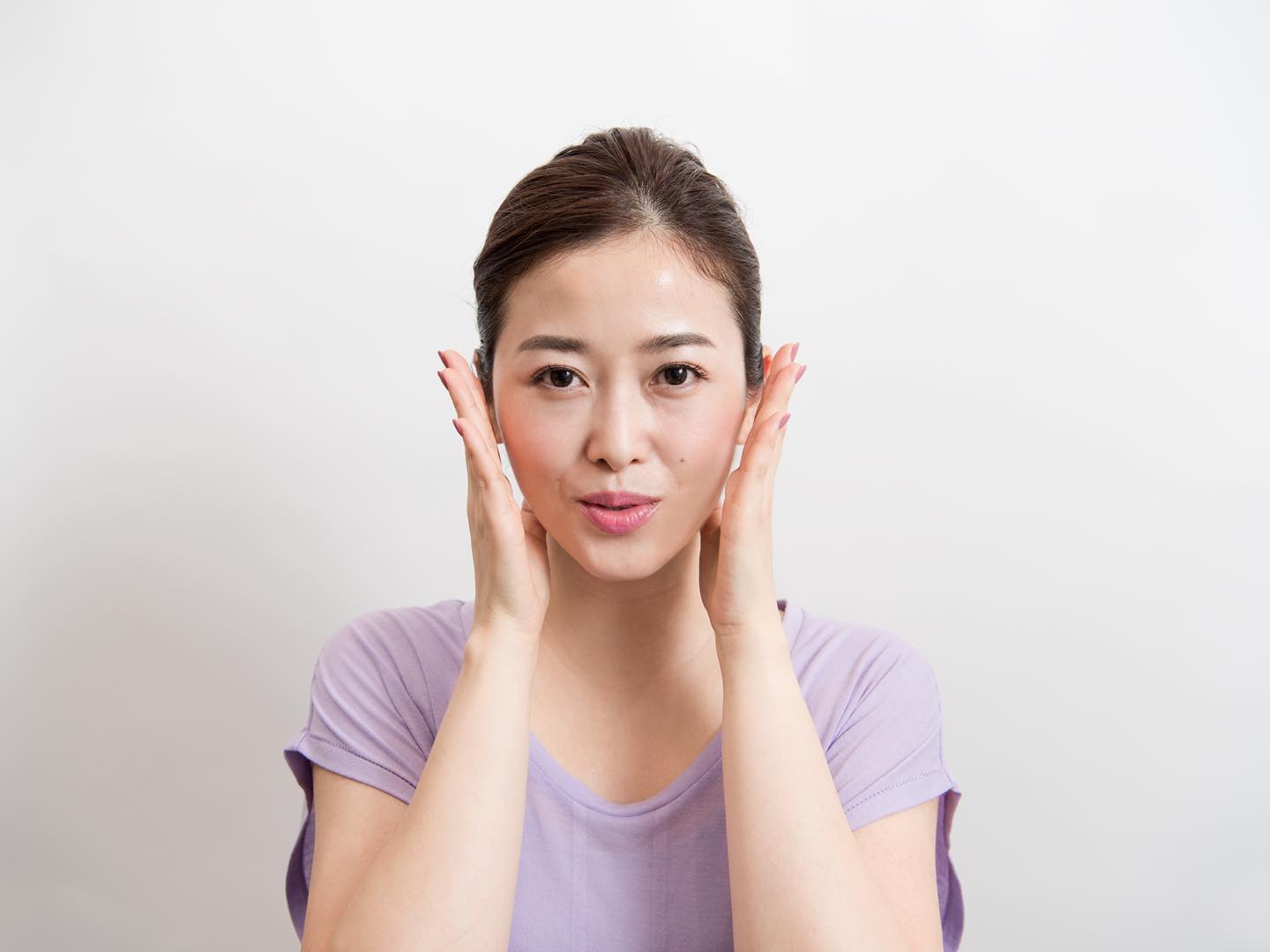「アグアグ」を1セットとして5回行って。硬くなった筋肉を刺激して、リンパ節のつまりを解放されます。