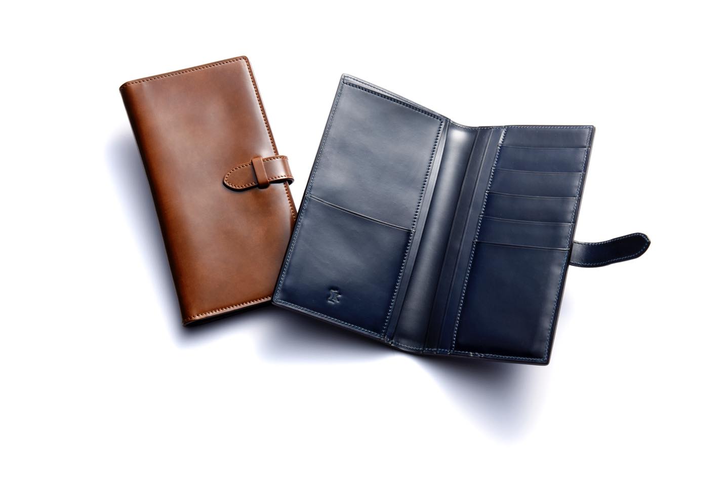 【W17.5×H9cm】ロングウォレット各¥130,000(ラコタ ハウス 青山店〈クライス〉)※札入れ3つ・カード入れ5つ・スリット1つ・ポケット2つ