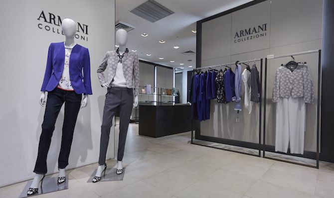 アルマーニ コレツィオーニの店内内観