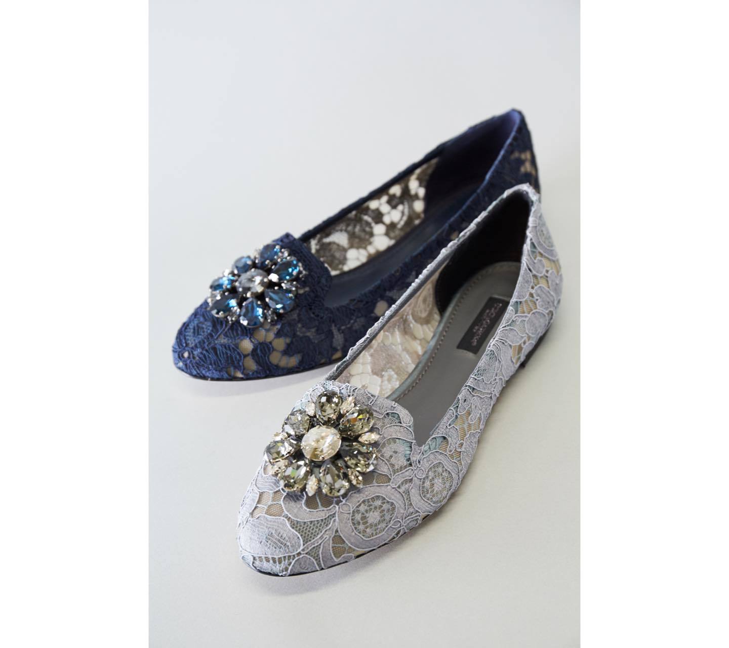 「レインボーシューズ」(フラット)各¥92,000