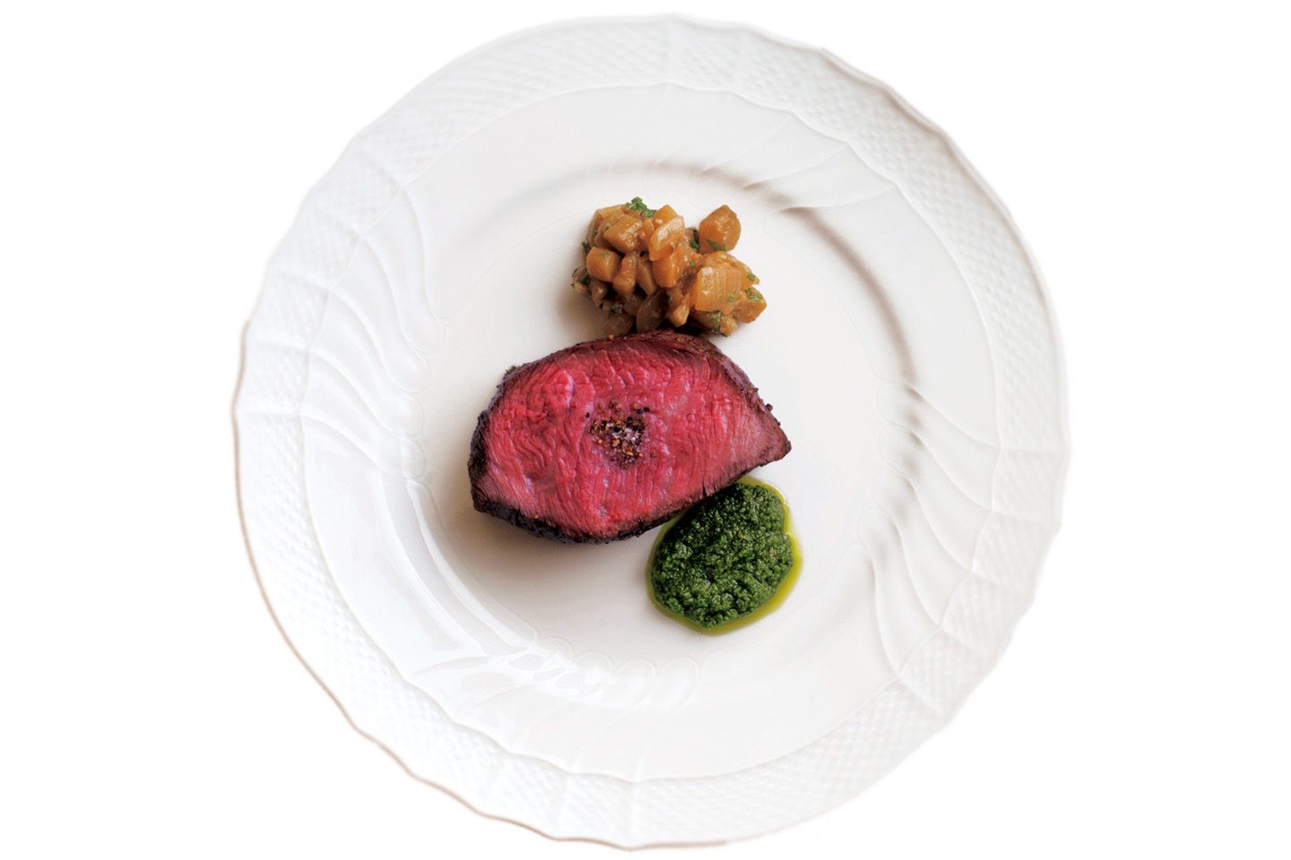 「中勢以熟成肉のロースト」¥10,000コースの一品(7~9月の提供、1週間以上前に要予約)