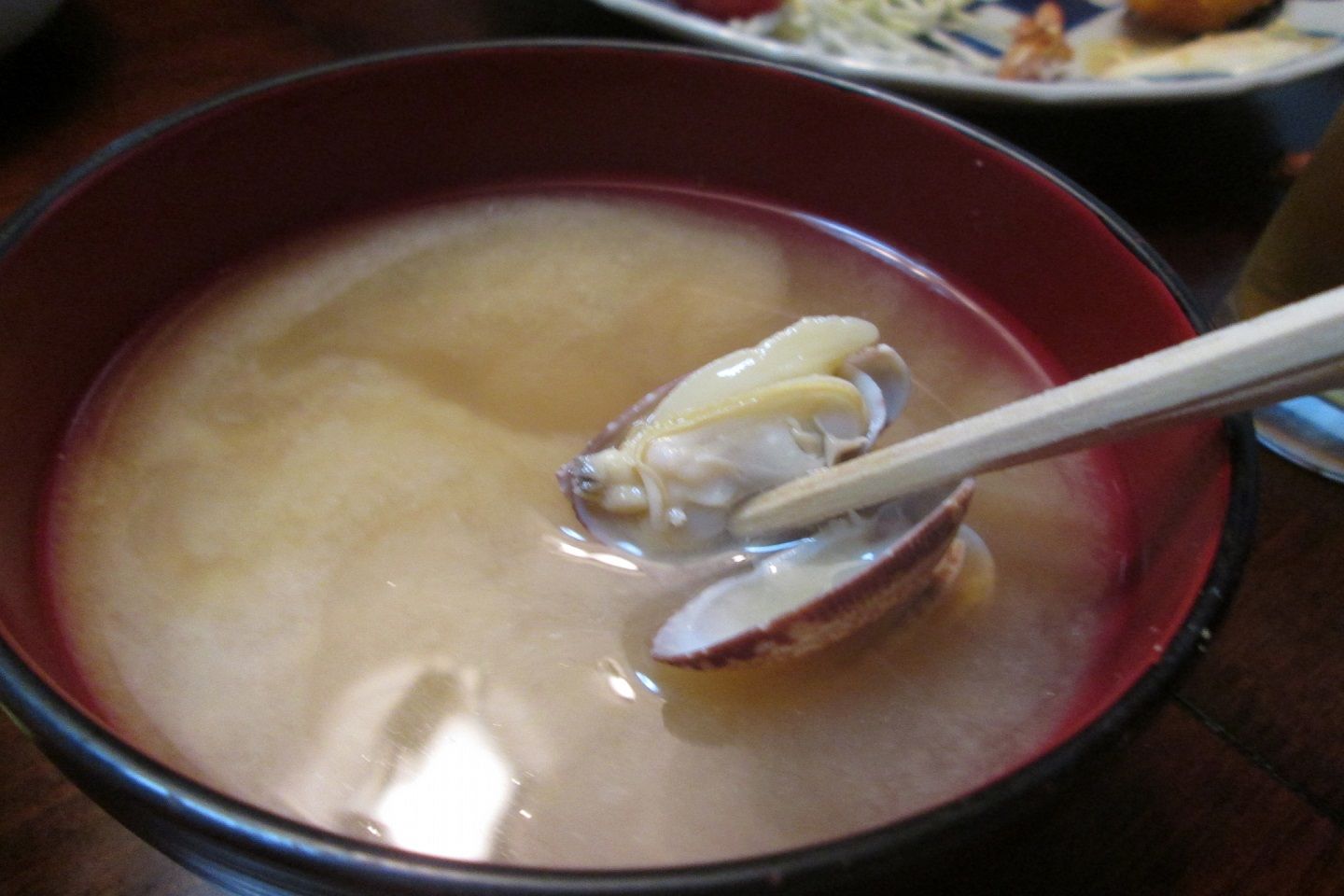 お吸い物の貝の正しい食べ方は?