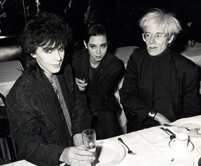 Nick Rhodes, Tina Chow, and Andy Warhol at the Mr. Chow's Restaurant in New York City, New York (Photo by Ron Galella/WireImage) ティナ・ラッツ ティナ・チャウ アンディ・ウォーホル