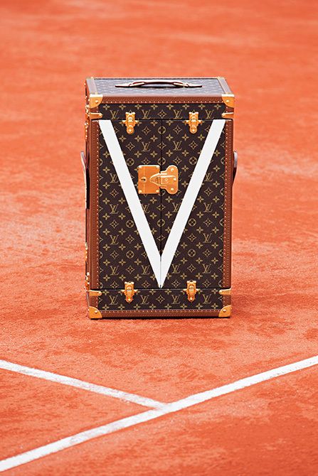 全仏オープン(ローラン・ギャロス)の勝者に贈られるトロフィーと、ルイ・ヴィトン製のトロフィーケース © Louis Vuitton