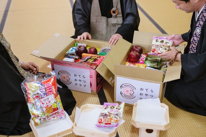 お供えしたものが、めぐりめぐって、本当に必要な人に届けられる。素敵な循環が生まれています。
