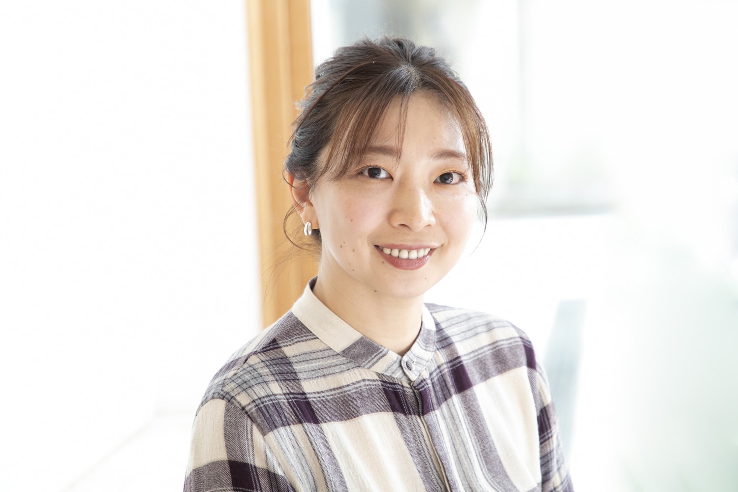 PearL アートディレクター CHIEさん。昨年から、出産後に足が遠のいていたホットヨガを再開したそう。「仕事に育児にと忙しい毎日で、呼吸が浅くなっているのを感じていました。ホットヨガの間だけでも深く呼吸ができると、かなりリフレッシュに!働くママにおすすめです」