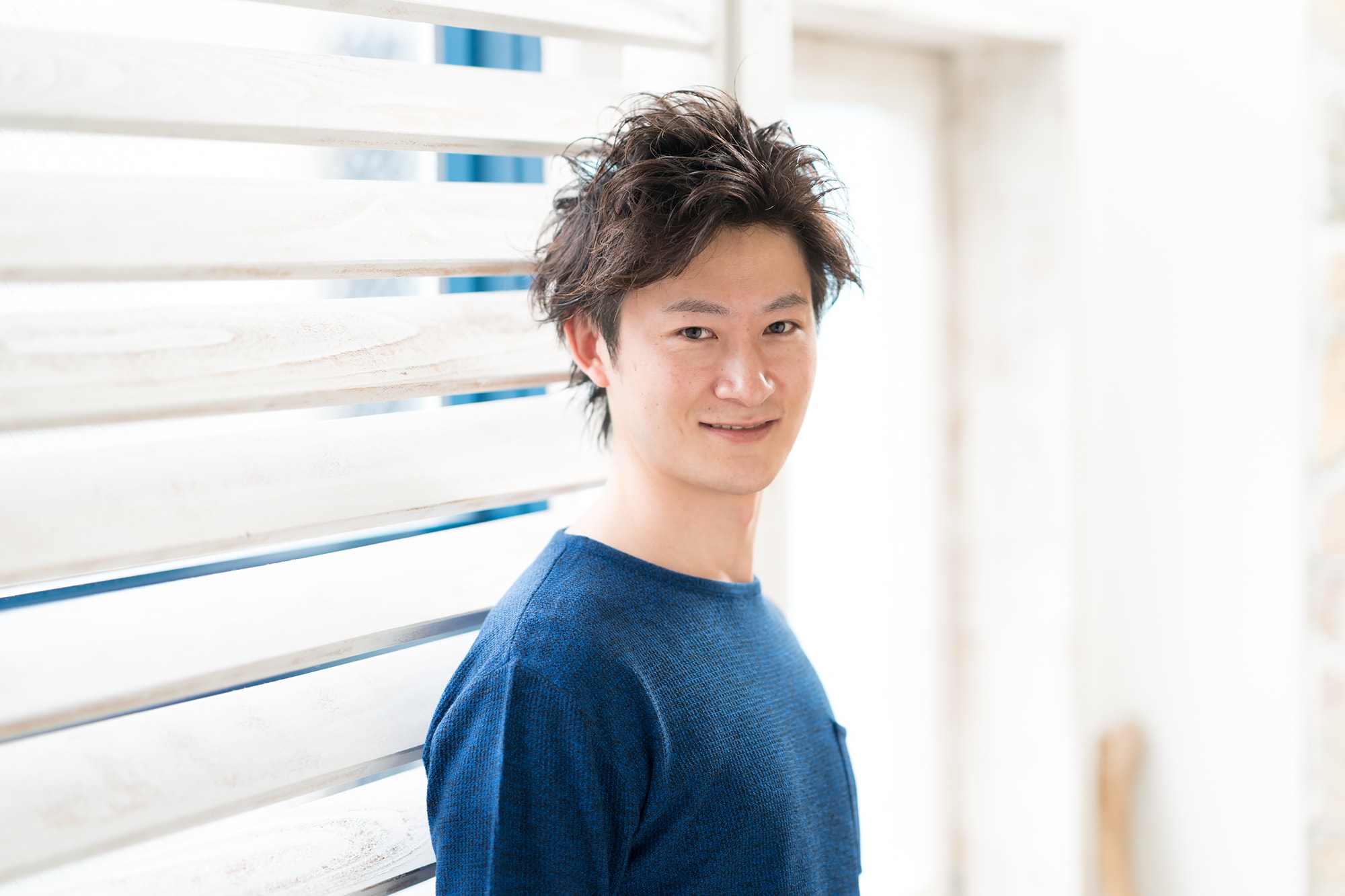 natura副店長・杵淵雅也さん。「最近は中国からやって来るスタイリストたちに、日本のスタイリング技術を教える講師もしています」