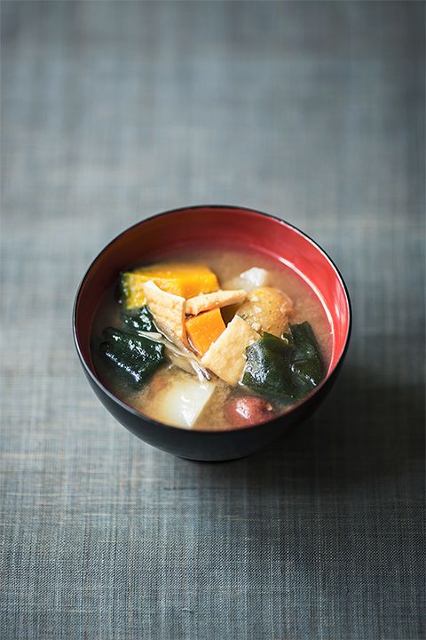 人気の具沢山味噌汁はランチ限定