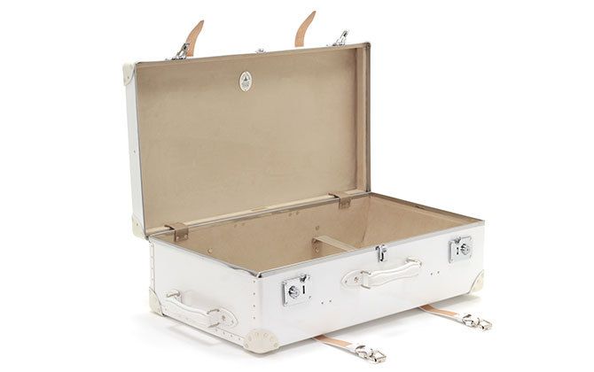グローブ・トロッター(GLOBE-TROTTER)の最高級コレクション「ロワイヤル」より"パールホワイト"が発売
