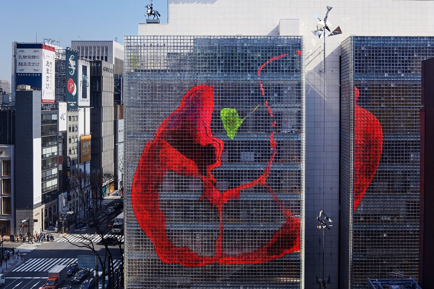 展覧会に先駆け、3月21日から公開されている「Utsuwa」 PHOTO : Nacása & Partners Inc. / Courtesy of Fondation d’entreprise Hermès