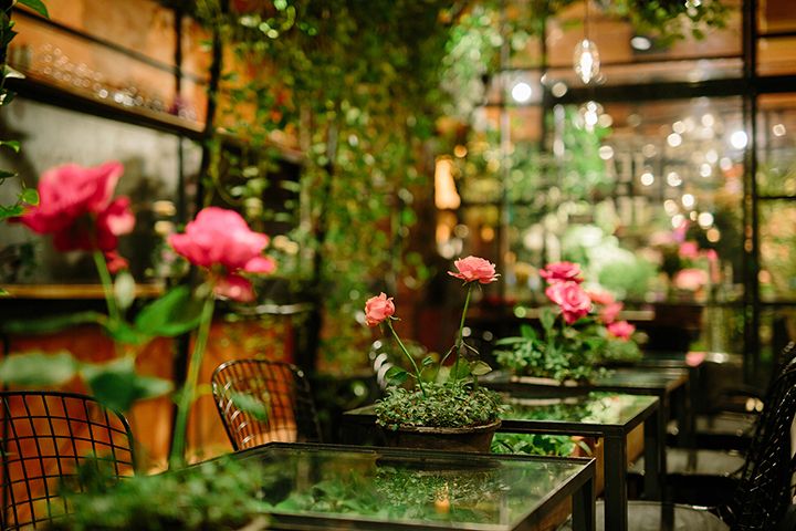 店内を彩る週替わりの「ウィークリーフラワー」