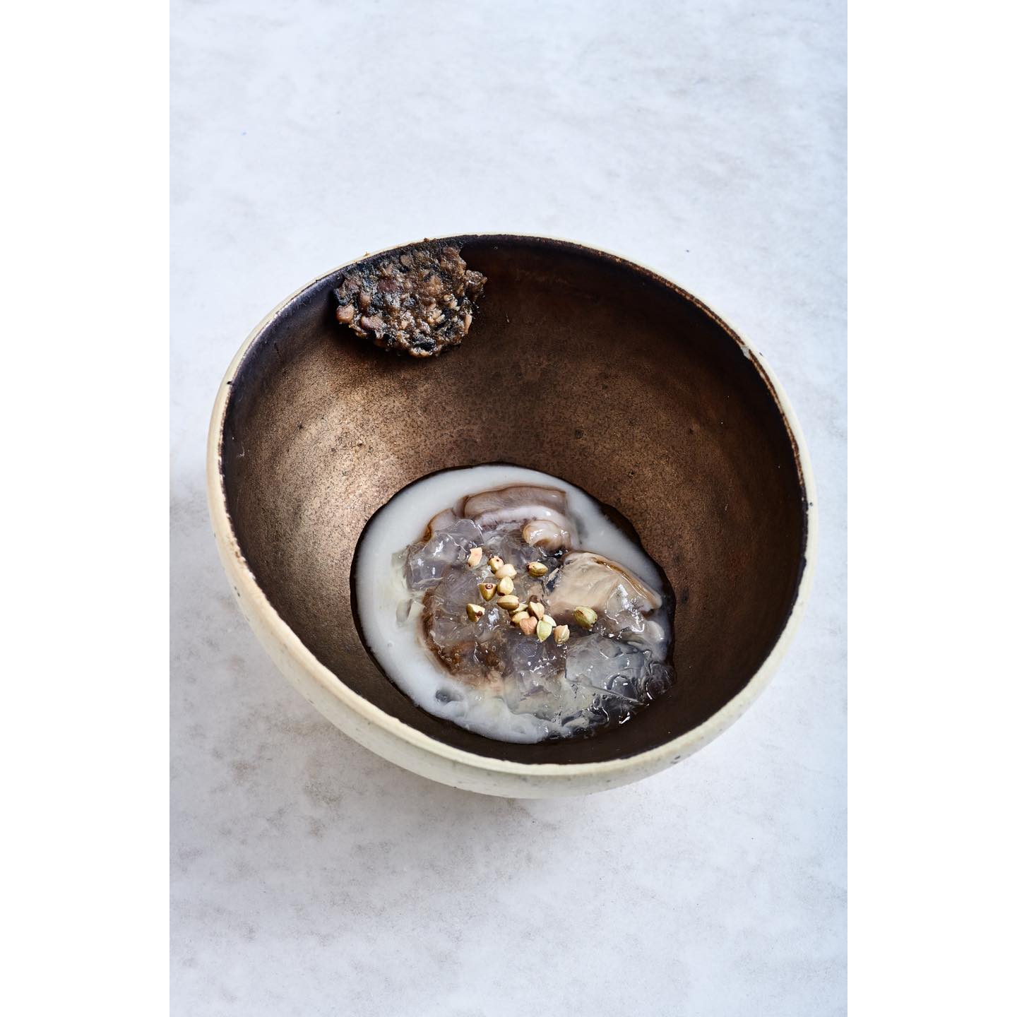 Belon et creme de syari, gelee au sake © Nicolas Lobbestael