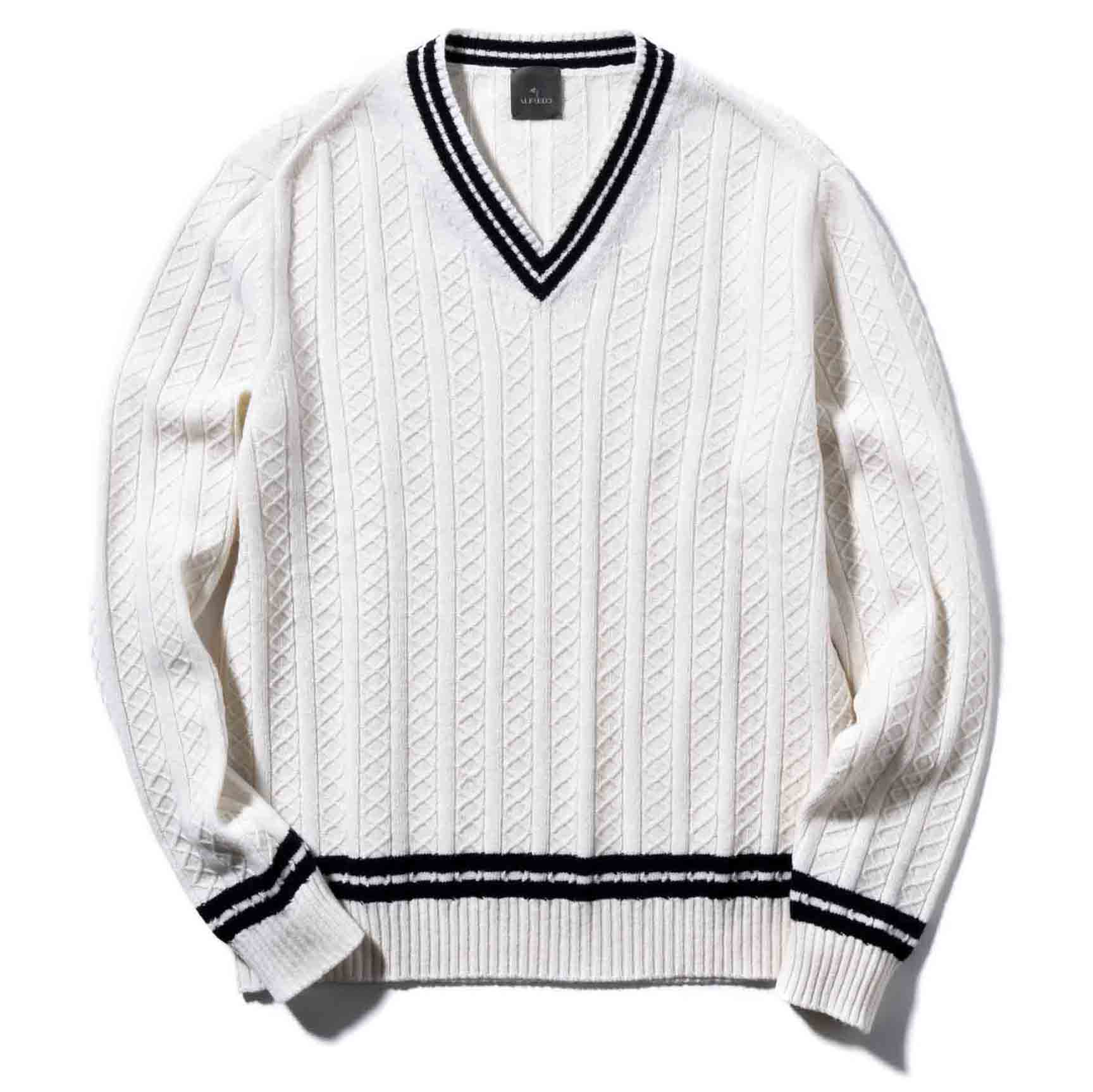 ニット¥46,000(アスティーレ ハウス〈アルフレッド〉)
