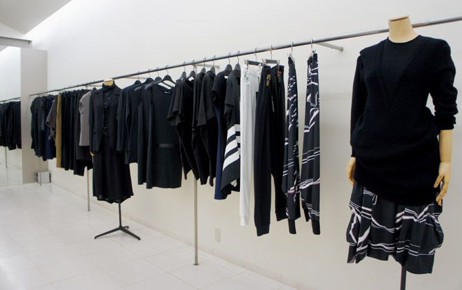 秋田県湯沢市のFEMME et MODE、店舗2階右側