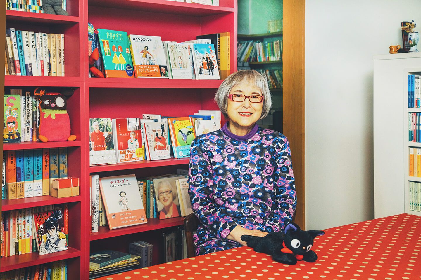 角野栄子さん。ご自宅兼オフィスにて
