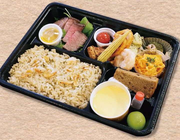 「岡スペ」¥2,000(ペットボトルのお茶付き)