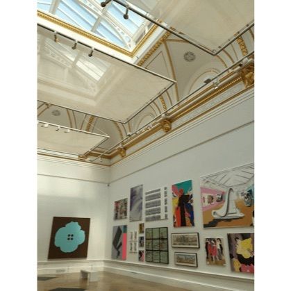 ロイヤル・アカデミー・オブ・アーツ、夏の恒例"Summer Exhibition"の会場は、とても楽しい雰囲気。
