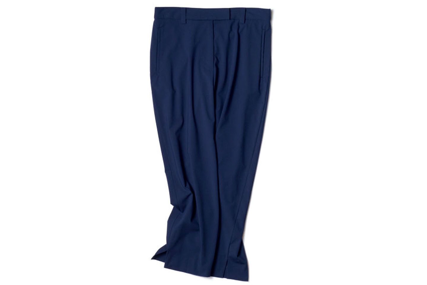 ベーシックなクロップドパンツ¥29,000(アノア〈リビアナ・コンティ〉)