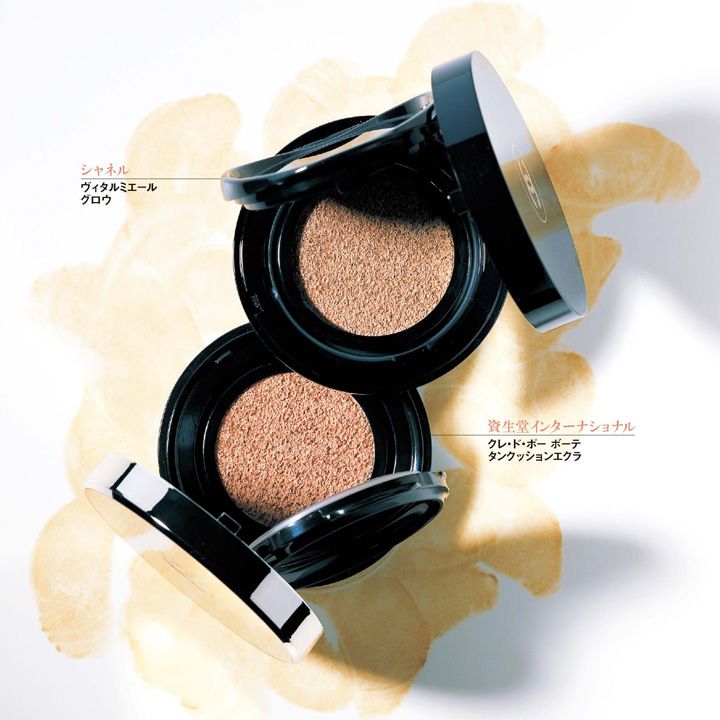 上から/シャネル ヴィタルミエール グロウ 全6色 SPF15 ¥6,900、クレ・ド・ポー ボーテタンクッションエクラ 全6色 SPF25・PA+++ ¥9,000