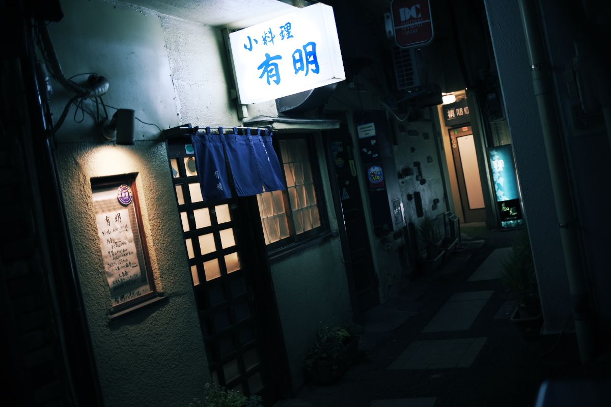ほんのりと灯る明かりに吸い寄せられる