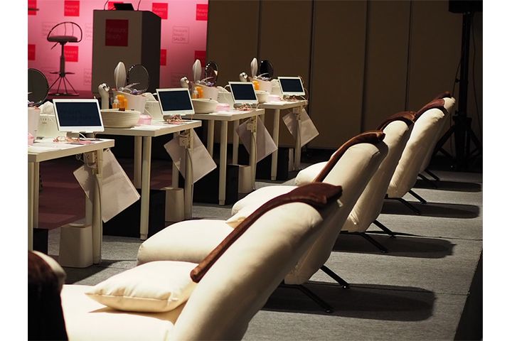 「Mind Beauty エリア」は全席リクライニングソファを完備。