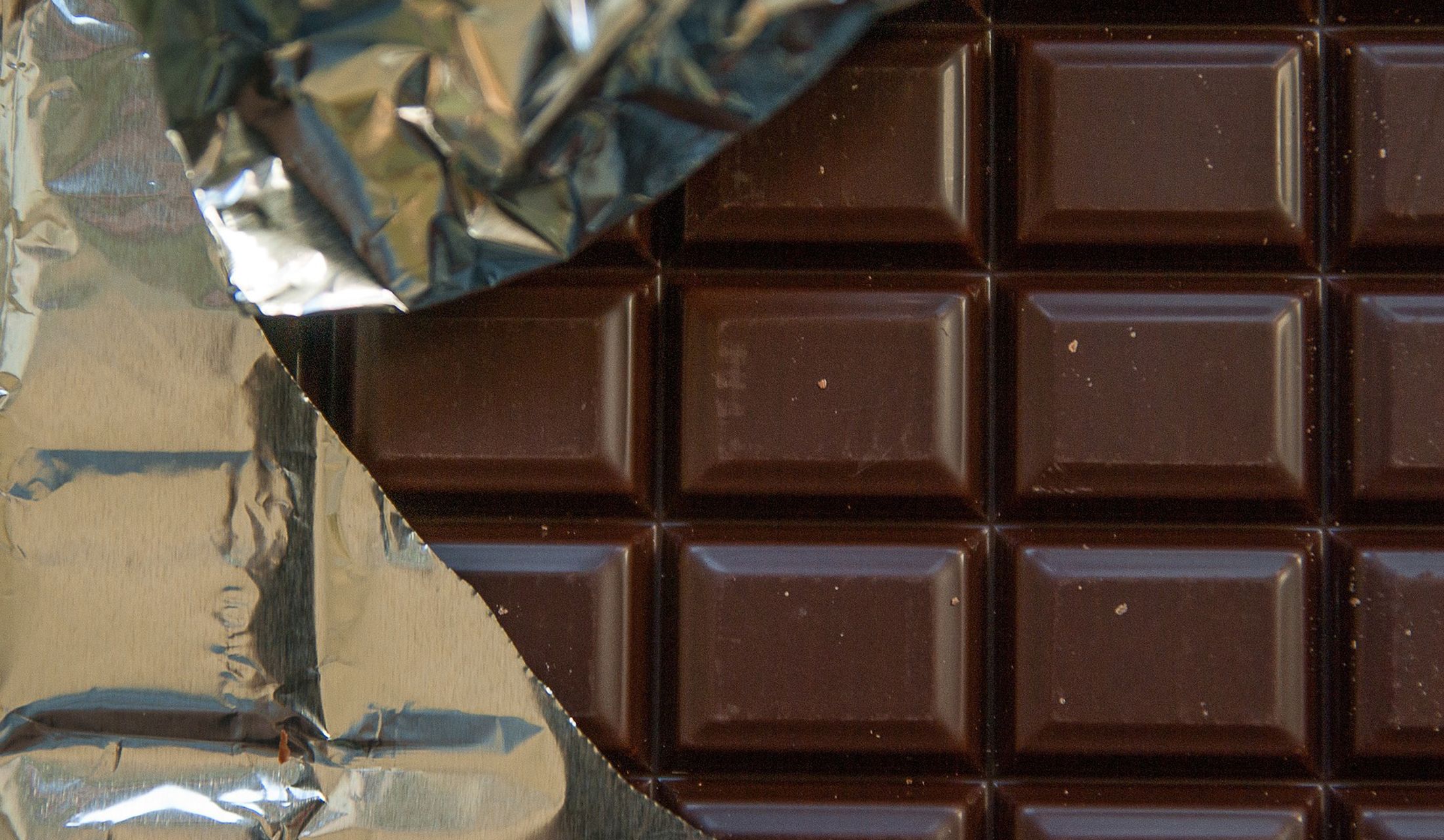 まさか、板チョコの筋がカッターナイフのヒントになるとは!