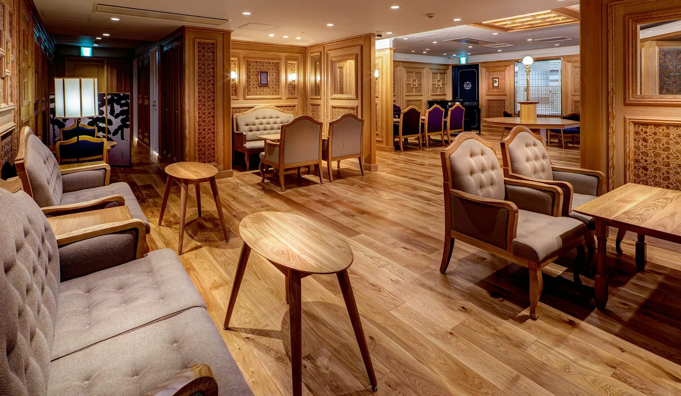 東急電鉄・伊豆急行「THE ROYAL EXPRESS」ラウンジ、「THE ROYAL LOUNGE」