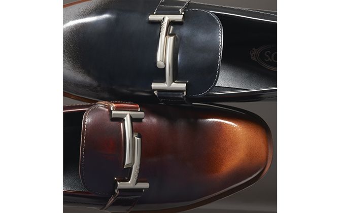 tods(トッズ)のローファー、ダブルTの正面図