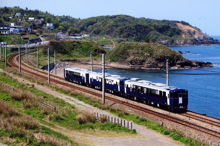 凛とした新潟の風土をイメージした外装が特徴の「越乃Shu*Kura」