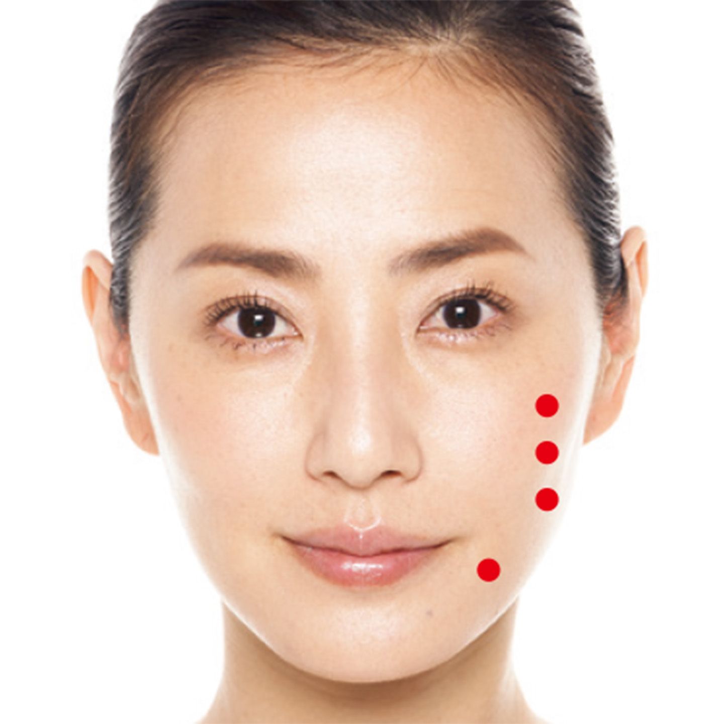 かみ合わせの部分(頬骨の下あたり)から下に向かって3か所ほど行いましょう。その後、口角の下あたりにある筋肉もほぐしておくこと。すると、口角の下がりも解消できます。