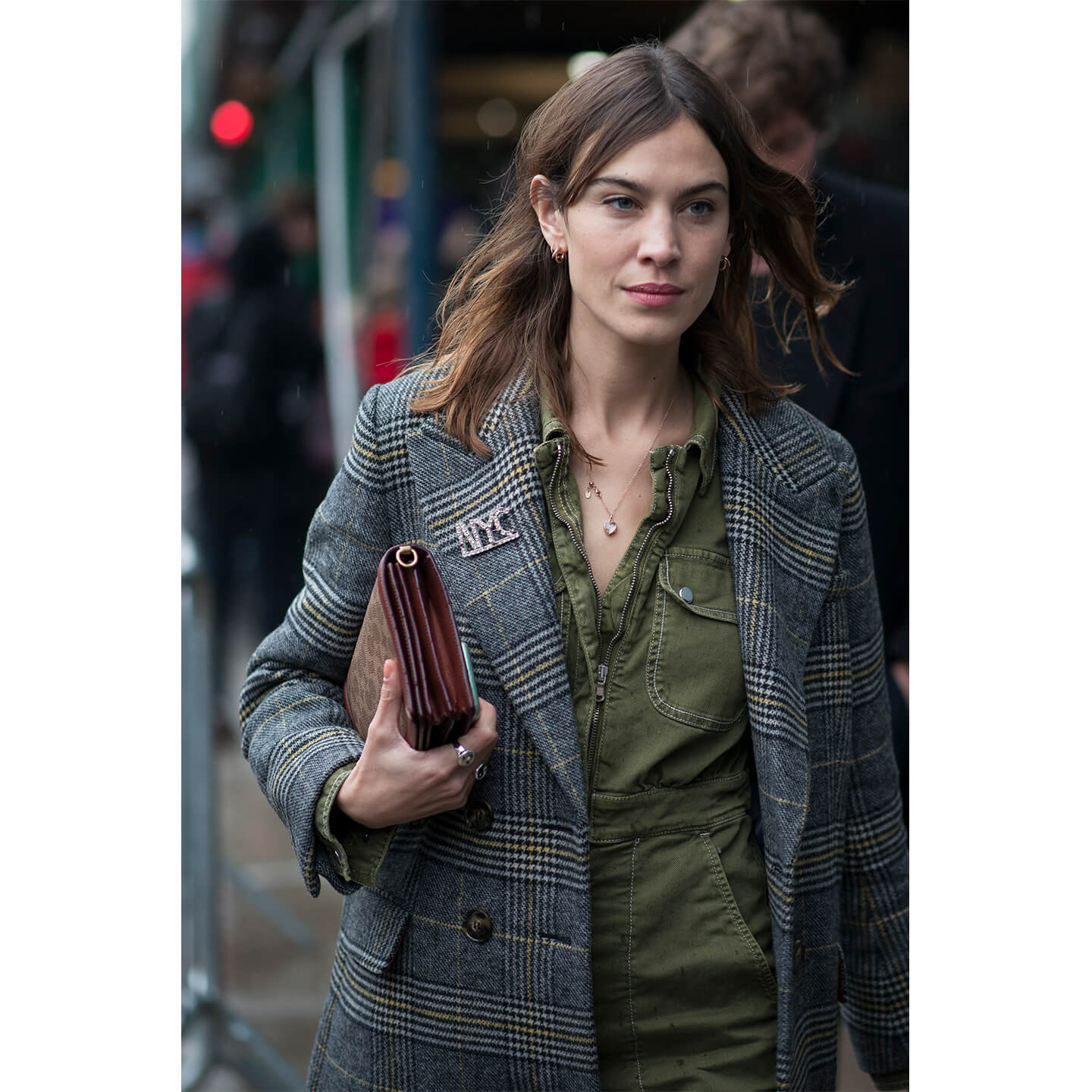 チェスターコートを着こなすAlexa Chung(アレクサ・チャン)Alexa Chung(アレクサ・チャン)