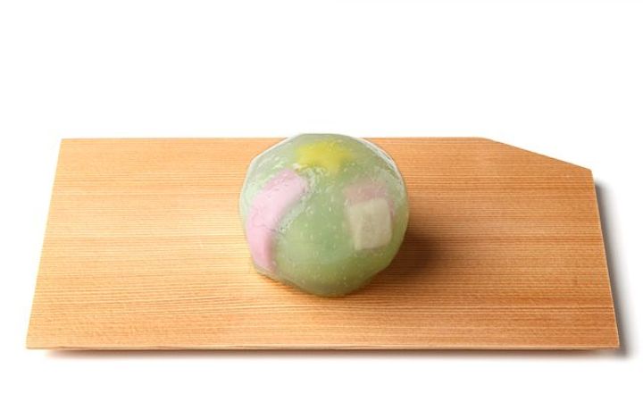 葛で包んだお菓子