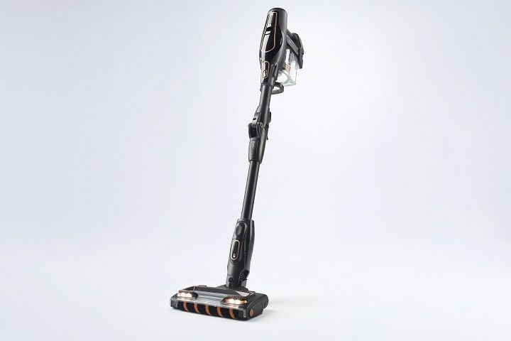 Shark『EVOFLEX series』S30(上位機種)/S10※ 発売日:2018年8月7日 市場予想価格:(S30)7万円前後(S10)6万円前後 大手家電量販店、オンラインで販売される。※S30/S10 それぞれ基本性能は同じ。付属品の予備バッテリー、バッテリー用充電ドック、ミニモーターヘッド、製品の一部のカラーが異なる。