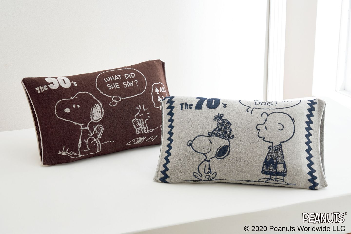 「PEANUTS のびのびタオルピローケース」 ¥1,800 【サイズ:64×34cm/カラー:ネイビー、ベージュ 】